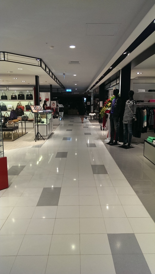 商場專櫃油漆噴漆(新光三越),新北市油漆工程,板橋油漆工程,台北油漆工程,兩把刷子油漆工程,台北油漆工程
