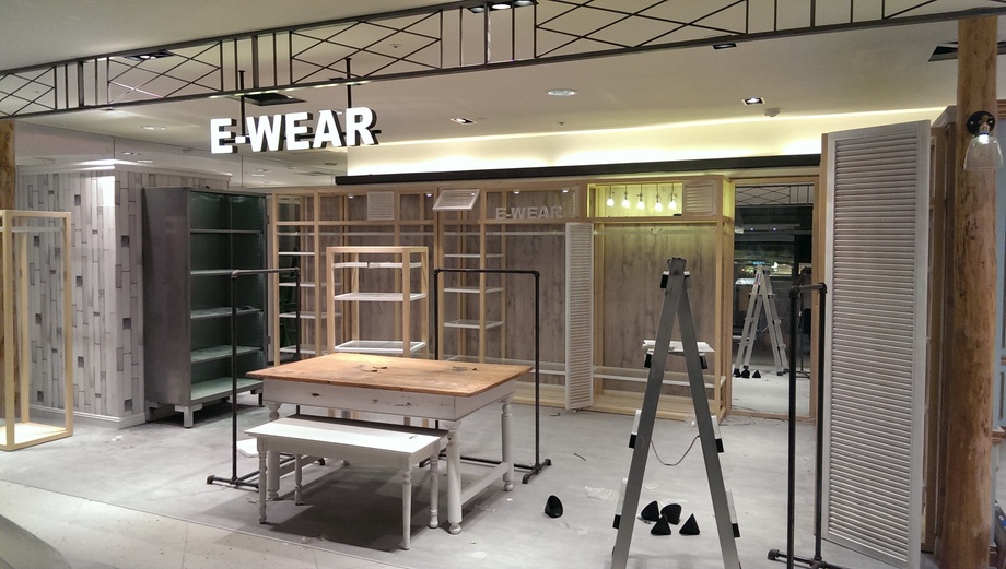 商場專櫃油漆噴漆(新光三越),新北市油漆工程,板橋油漆工程,台北油漆工程,兩把刷子油漆工程,台北油漆工程